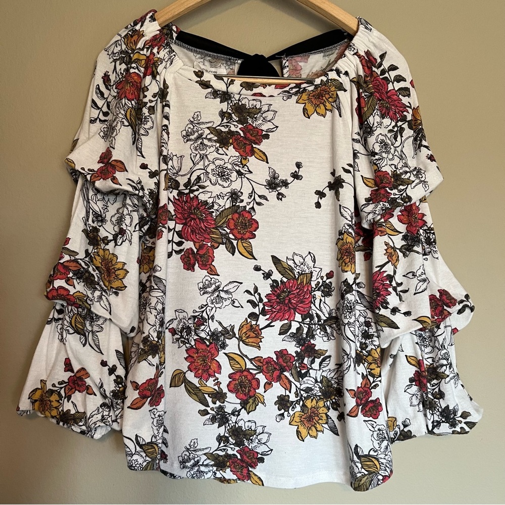 *Brand New* Maurice’s Floral Top Small